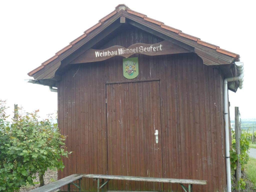 Hotel Garni Zum Hirschen Iphofen Exterior photo